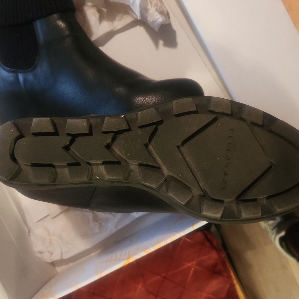Boots - Picture 3 of 3